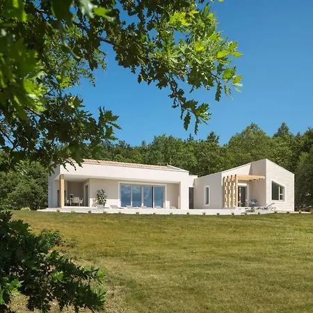 D Villa *